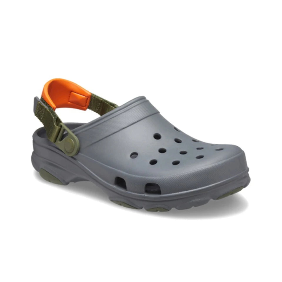 صندل كاجوال للجنسين من Crocs Classic Clog Terrain بتصميم قصير لافت للنظر