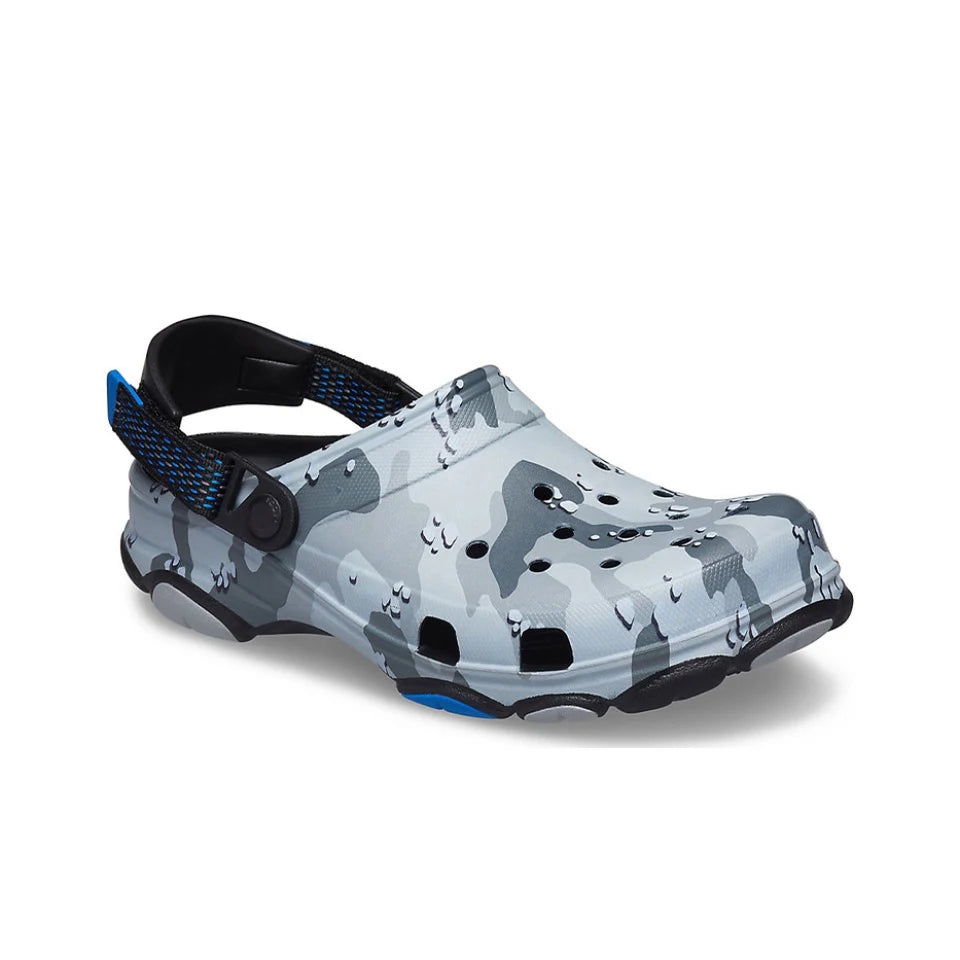 صندل كاجوال للجنسين من Crocs Classic Clog Terrain بتصميم قصير لافت للنظر